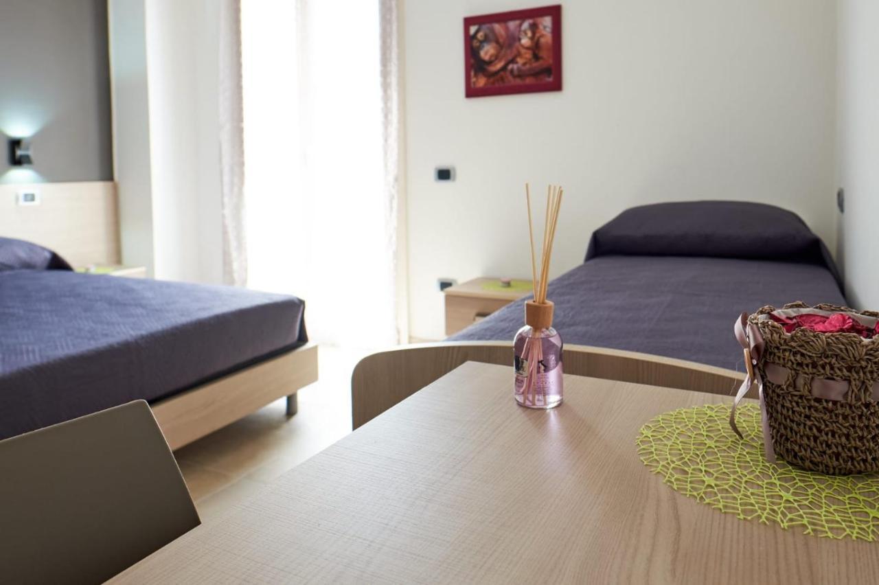 Bouganville House - Casa Vacanze Triparni Bagian luar foto