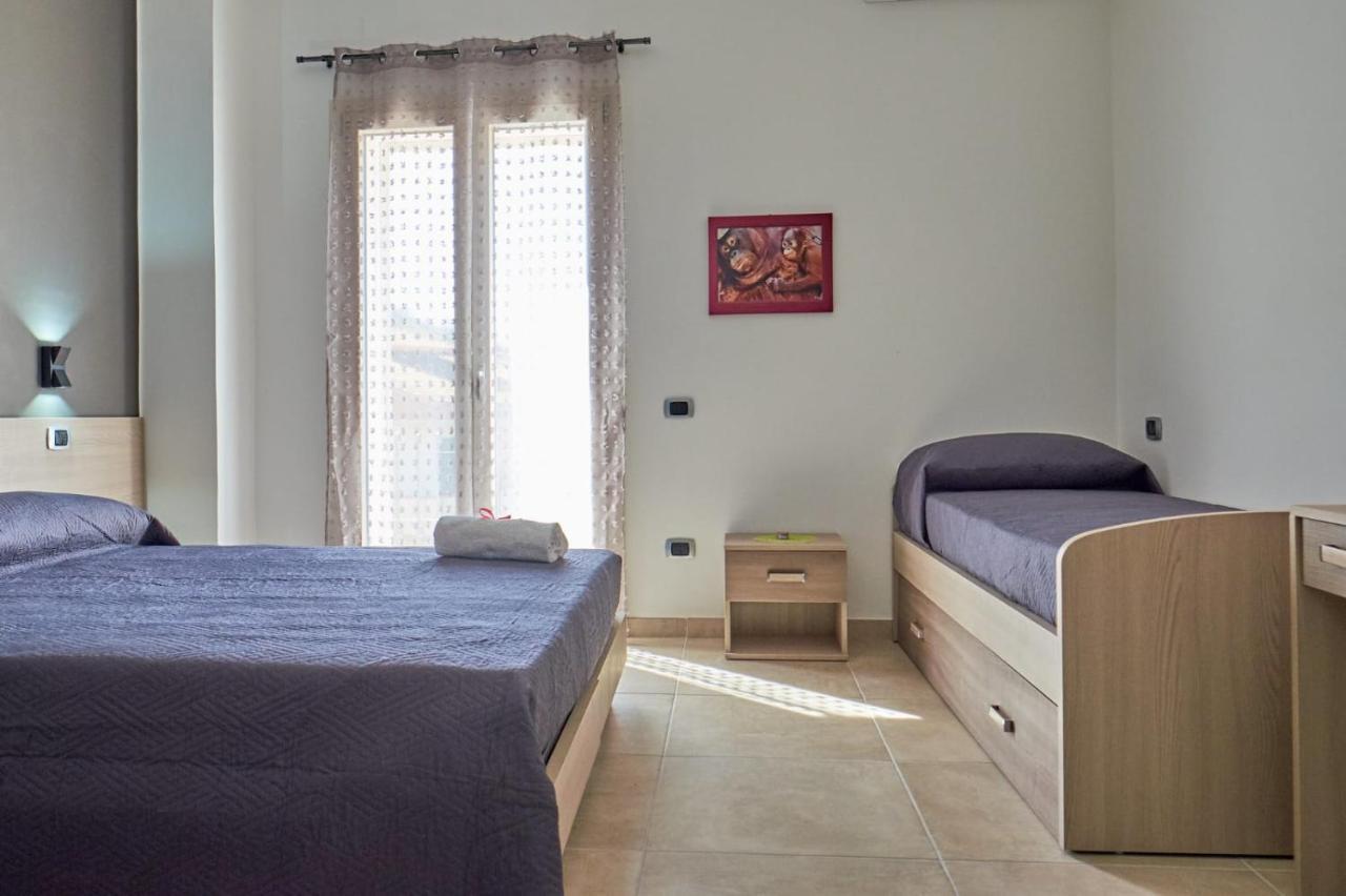 Bouganville House - Casa Vacanze Triparni Bagian luar foto
