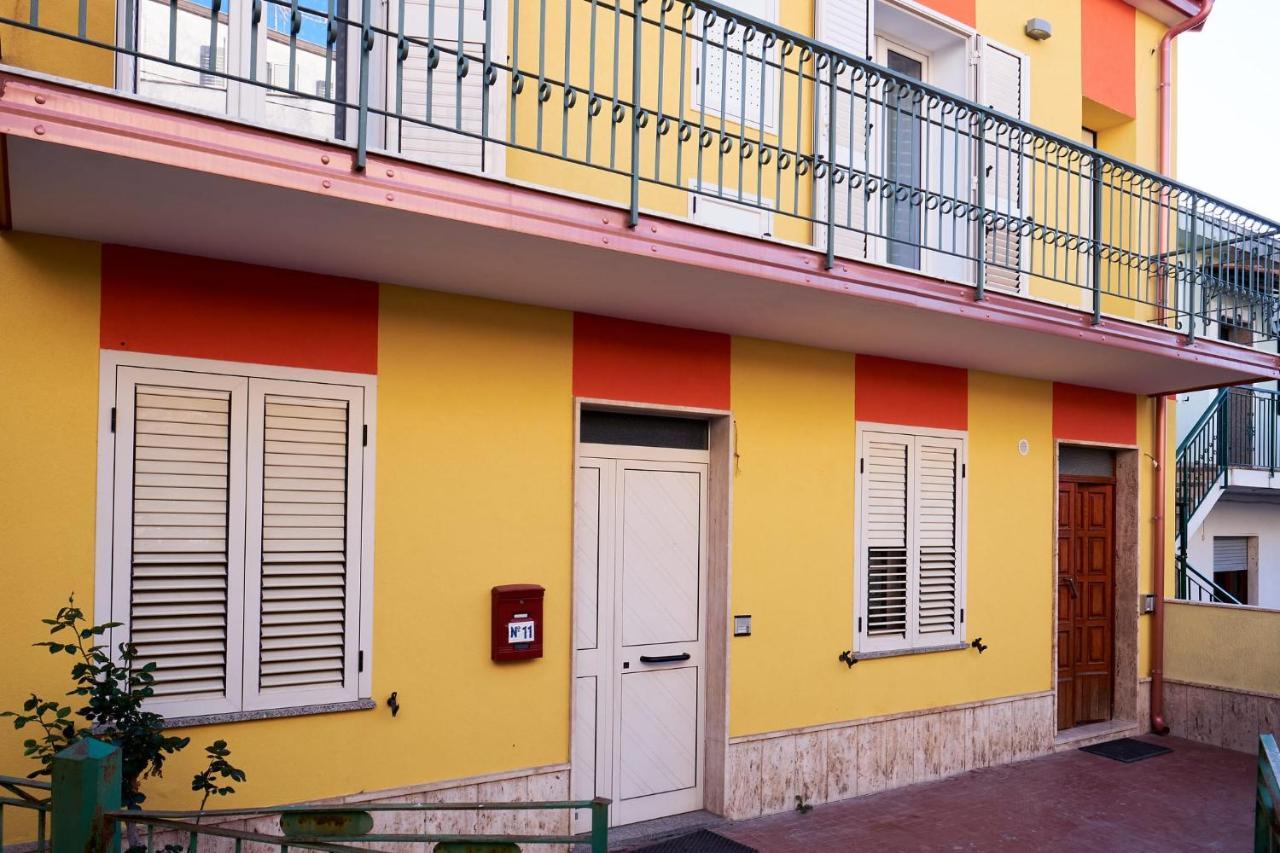 Bouganville House - Casa Vacanze Triparni Bagian luar foto